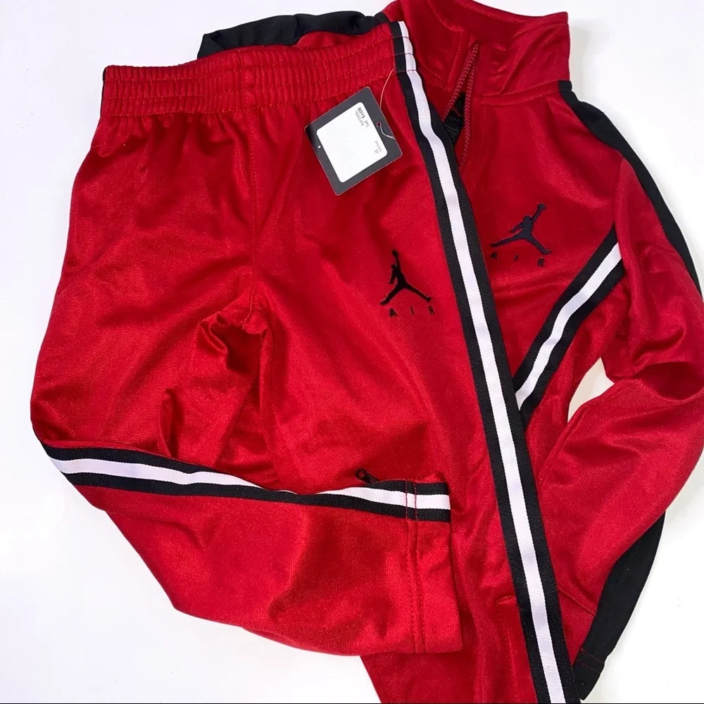 2 PC Nike Athletic Jogger Suit Boys Size 3T Jogging Sweatsuit NWT *